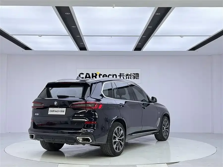 BMW X5 2022 facelift xDrive 30Li Exclusive M Sport Package 2023 — миниатюра 2