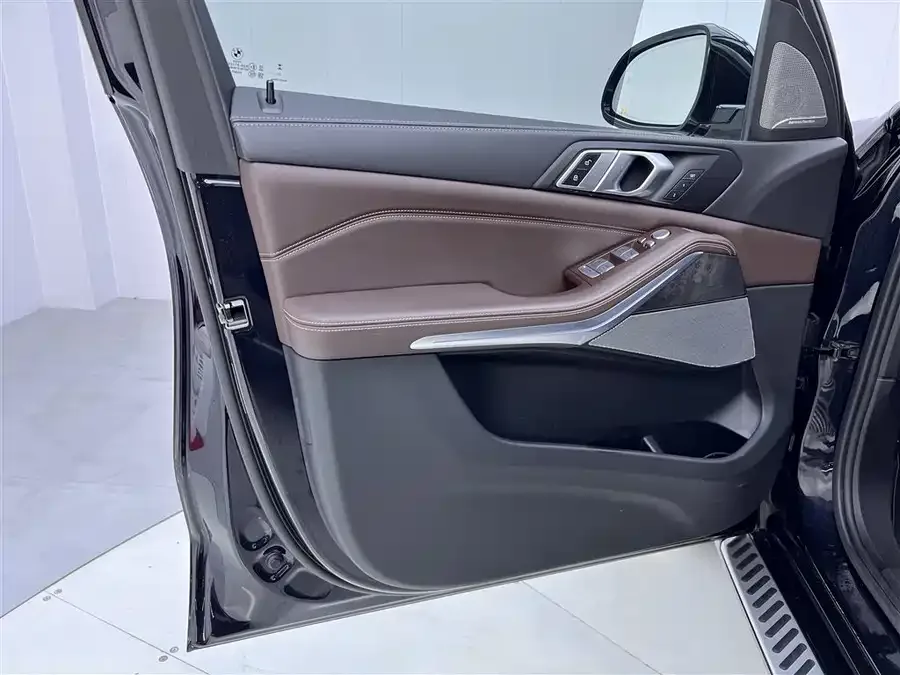 BMW X5 2022 facelift xDrive 30Li Exclusive M Sport Package 2023 — миниатюра 5