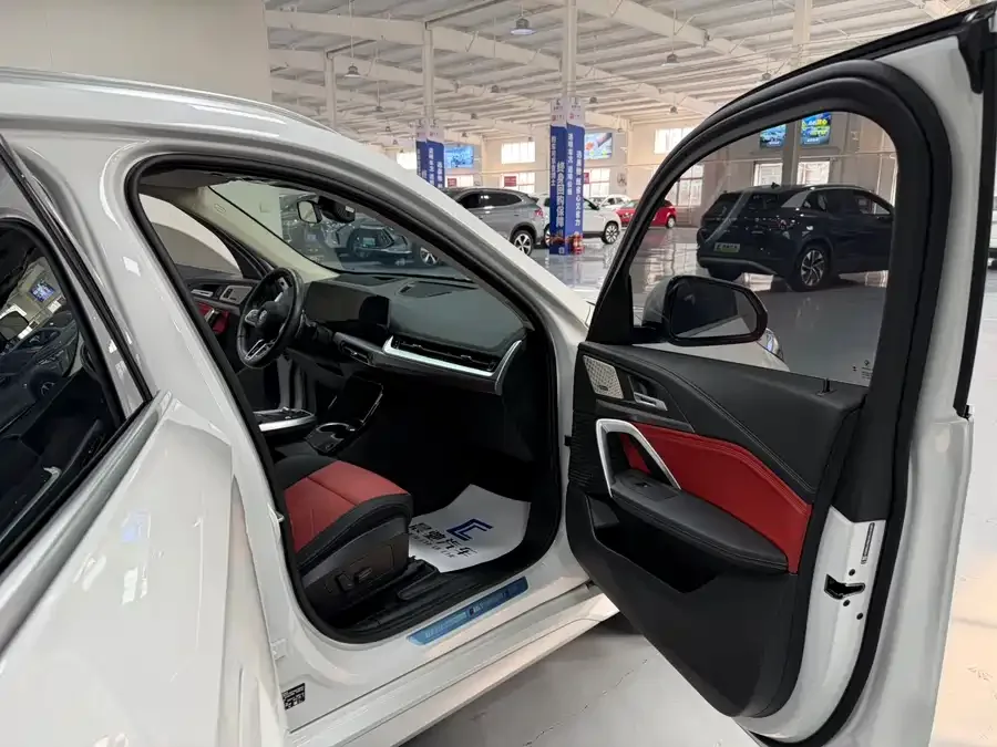 BMW X1 2023 xDrive25Li M Sport Package 2024 — миниатюра 4