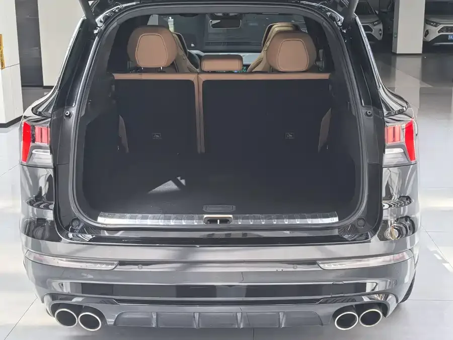 Lynk & Co 09 EM-P Lynk & Co 09 EM-P 2023 2.0TD EM-P 4WD Asian Games Administrative Edition 5-seater 2023 — миниатюра 2