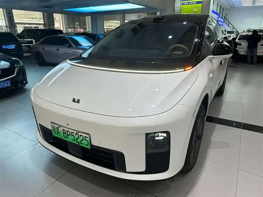 Li Ideal i8 2025