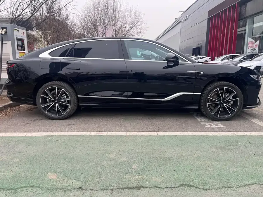 Voyah Lantu light chasing VOYAH 2024 PHEV 4WD Ultra-Long-Range Flagship Edition 2023 — миниатюра 2