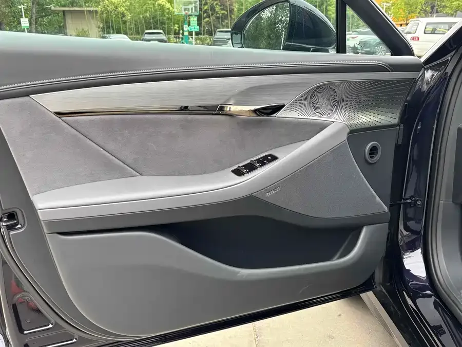 Voyah Lantu light chasing VOYAH 2024 PHEV 4WD Ultra-Long-Range Flagship Edition 2023 — миниатюра 4