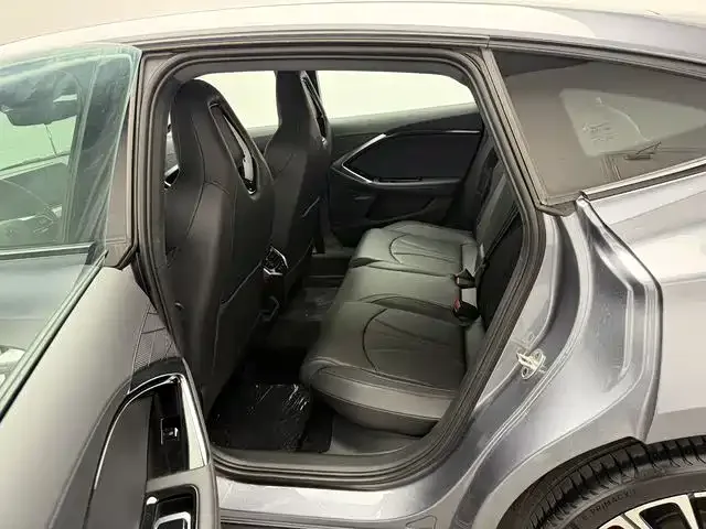 MG 7 MG7 2025 2.0T 405 AT Luxury Edition 2026 — миниатюра 4