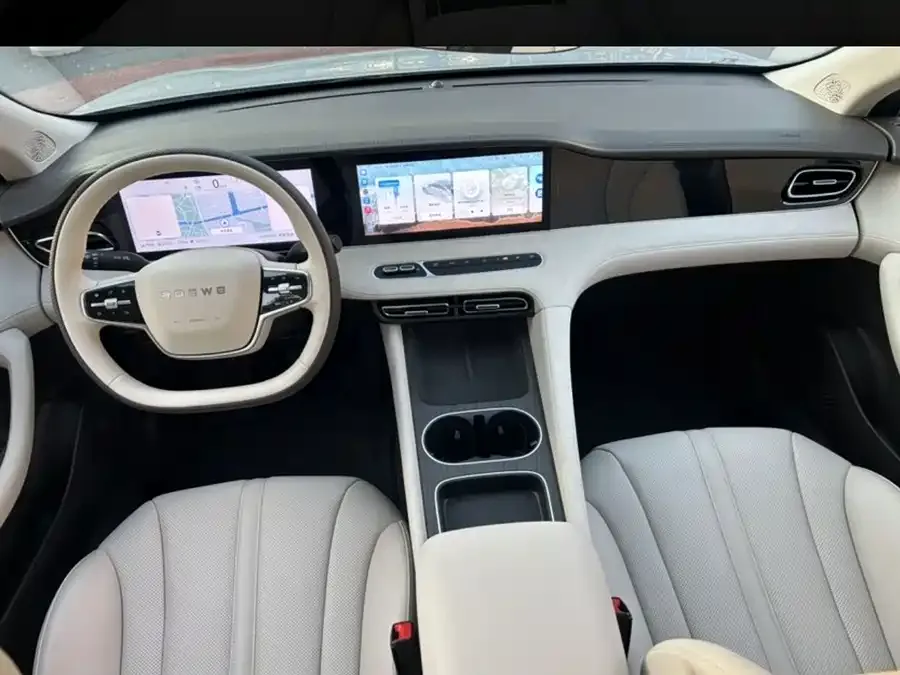 Roewe D7 Roewe D7 2025 DMH 125km World Champion Flagship Edition 2026 — миниатюра 3