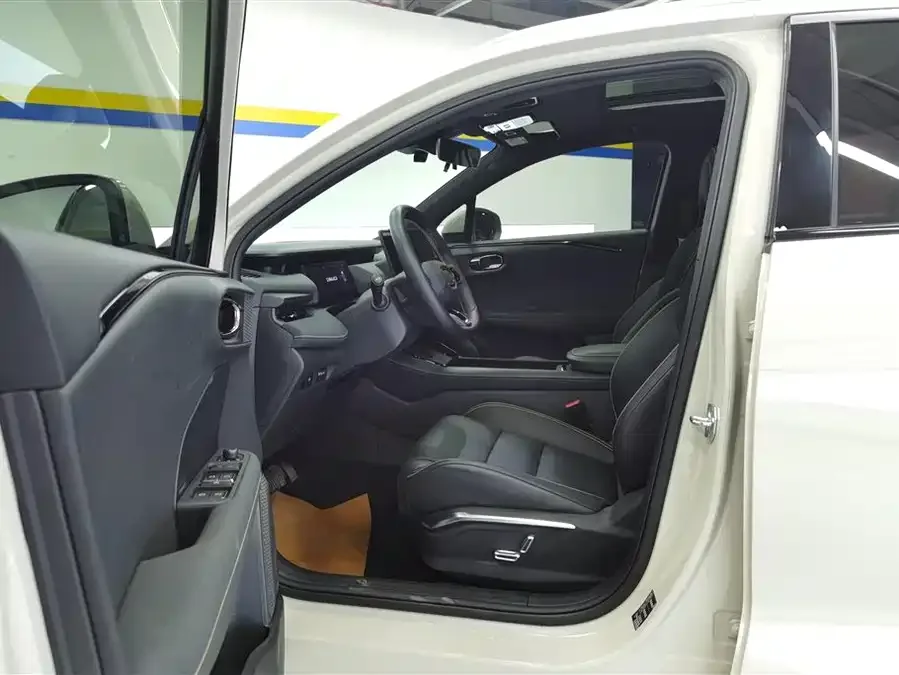 Lynk & Co 06 Lynk & Co 06 2025 Renew 1.5T Pro 2025 — миниатюра 3