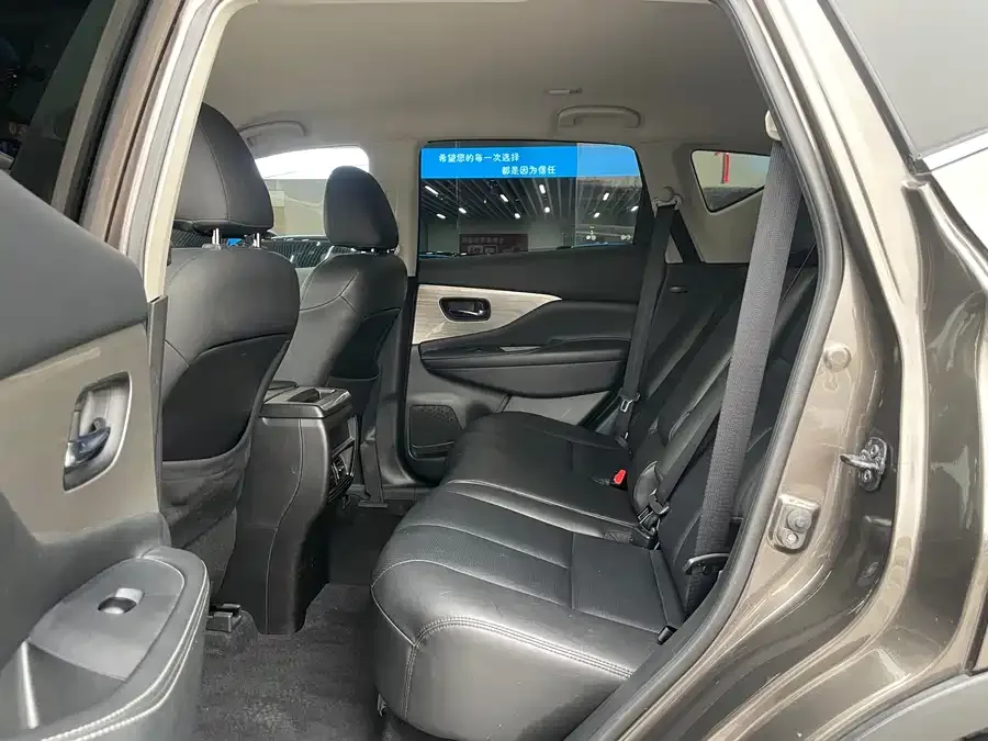 Nissan Murano Loulan 2021 2.5L XE 2WD Elite Edition 2022 — миниатюра 3