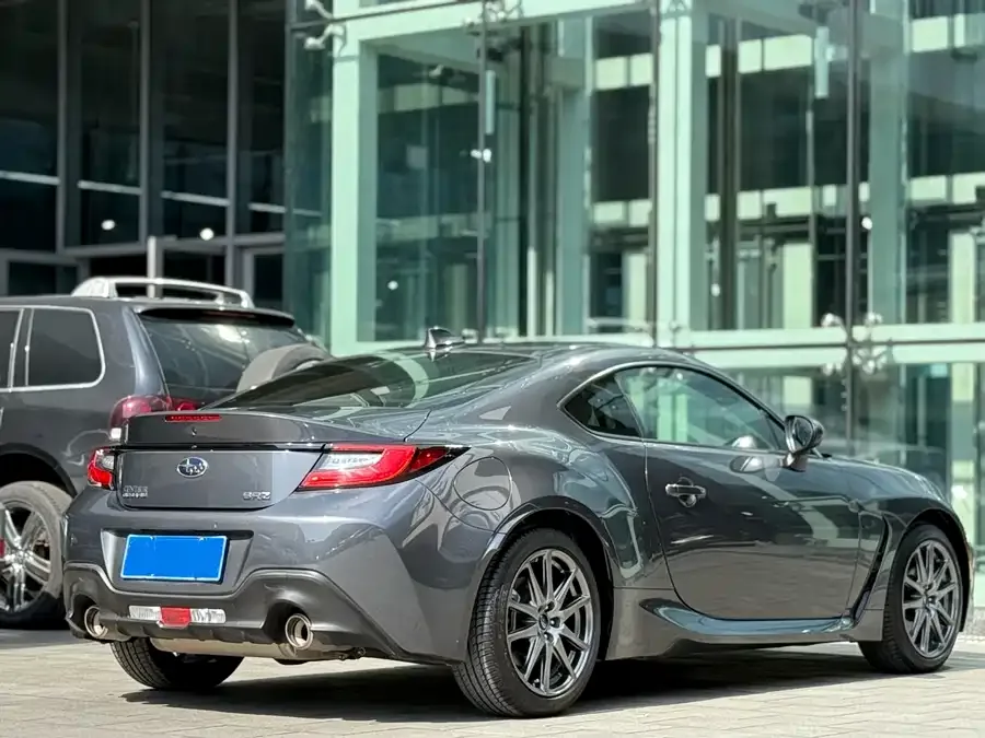 Subaru BRZ 2023 2.4L Manual 10th Anniversary Edition 2024 — миниатюра 4