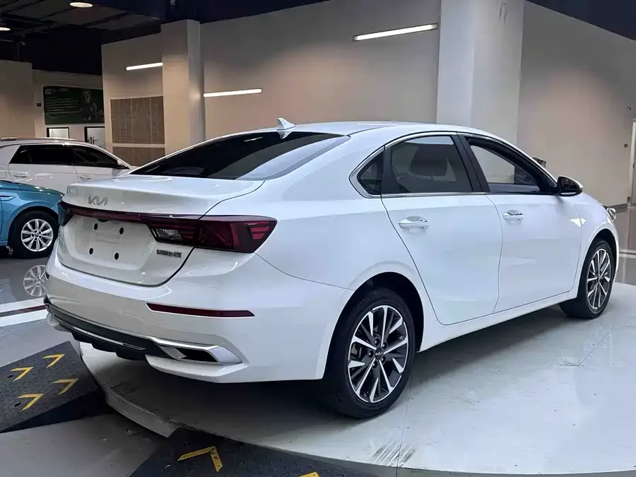 Kia K3 2021 facelift 1.5L CVT fashion version 2022 — миниатюра 2
