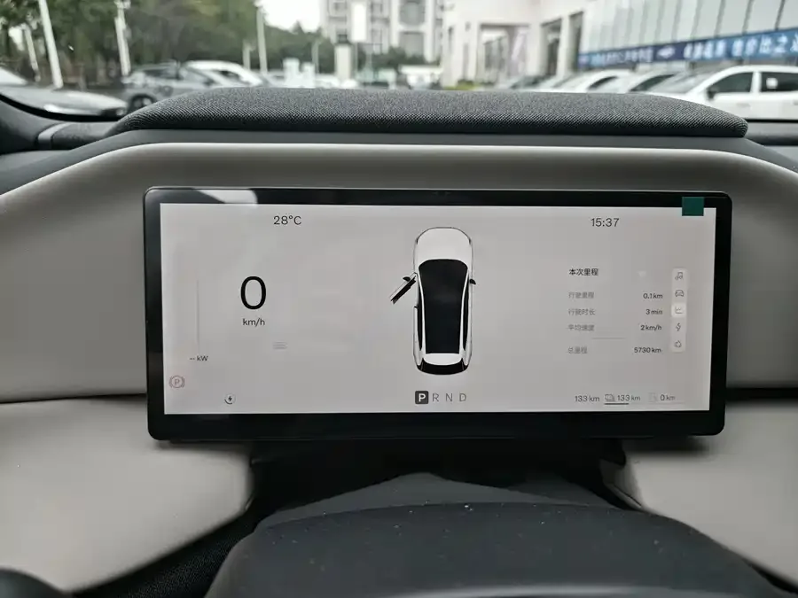 Volvo XC70 plug-in hybrid Volvo XC70 Plug-in Hybrid 2026 Four-Wheel Drive Long Range Plus 2025 — миниатюра 3