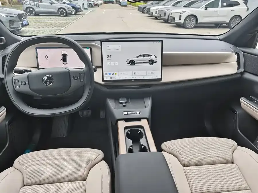 Volvo XC70 plug-in hybrid Volvo XC70 Plug-in Hybrid 2026 Four-Wheel Drive Long Range Plus 2025 — миниатюра 4