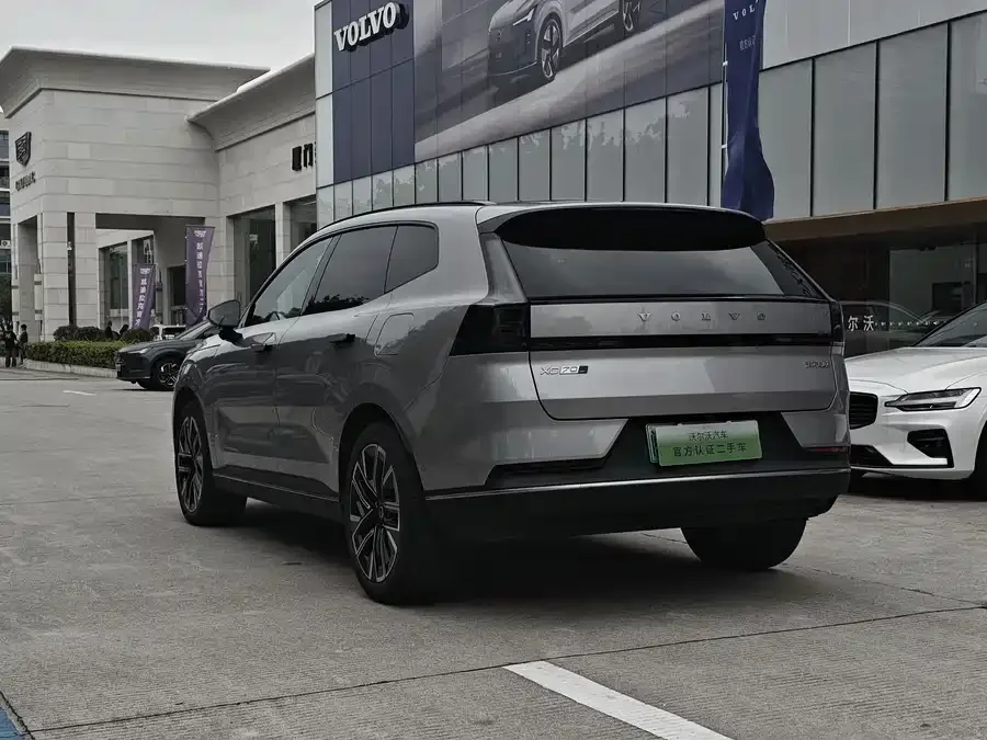 Volvo XC70 plug-in hybrid Volvo XC70 Plug-in Hybrid 2026 Four-Wheel Drive Long Range Plus 2025 — миниатюра 5