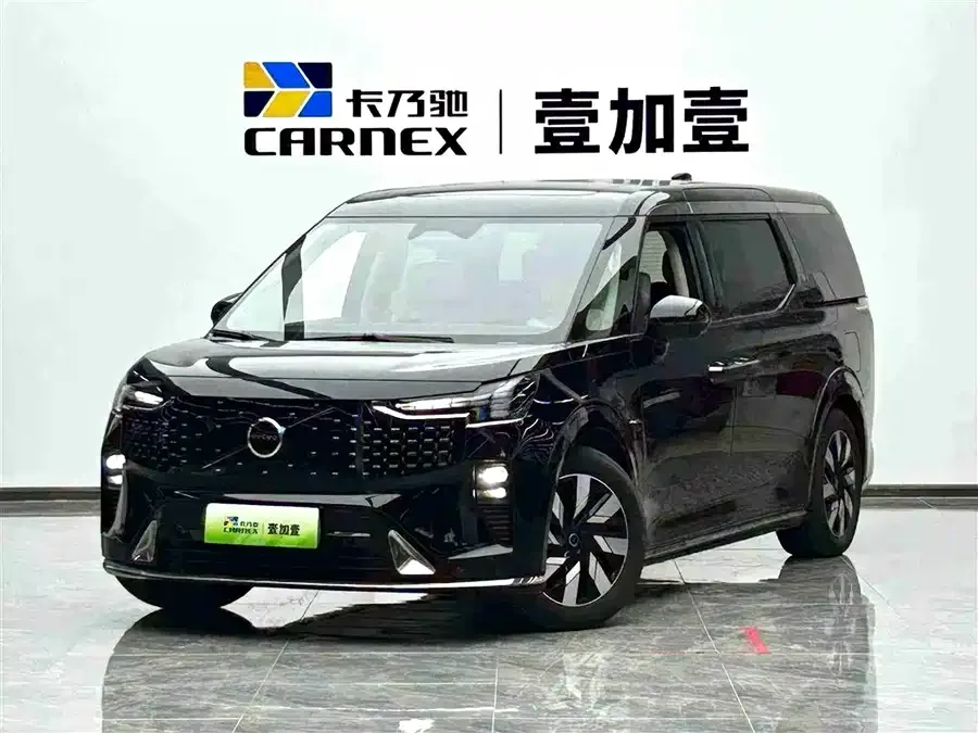 Volvo EM90 2025