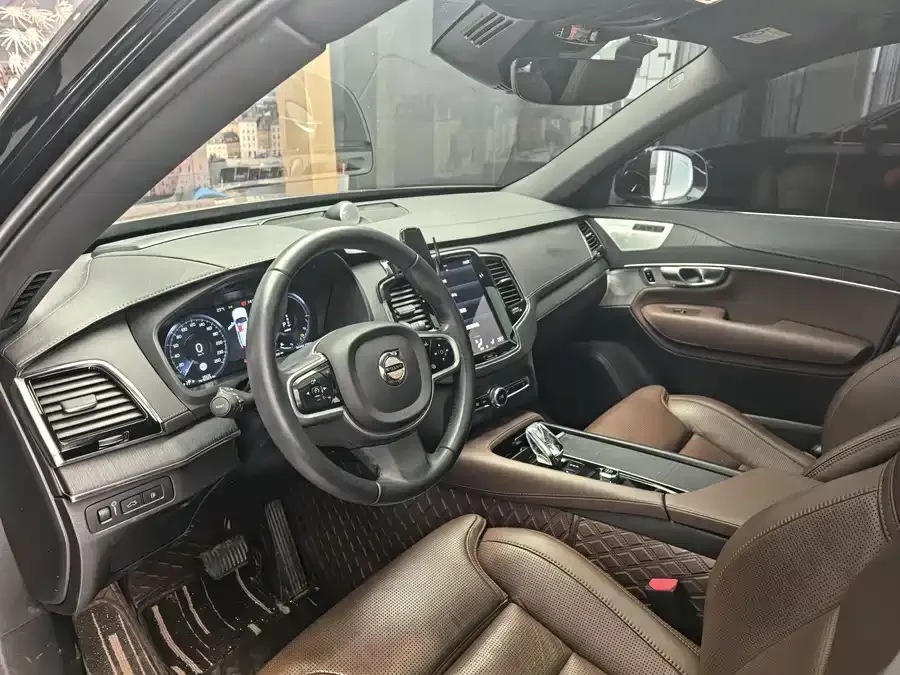 Volvo XC90 Plug-in Hybrid 2022 E-Drive Hybrid T8 Zhizun Luxury Edition 7 Seaters 2022 — миниатюра 2