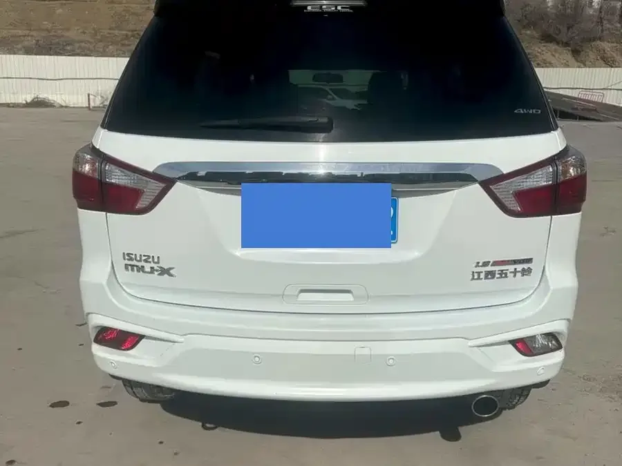 Isuzu mu-X mu-X 2020 1.9T Diesel Automatic 4WD Jinyue Edition 5-seater National VI 2023 — миниатюра 2