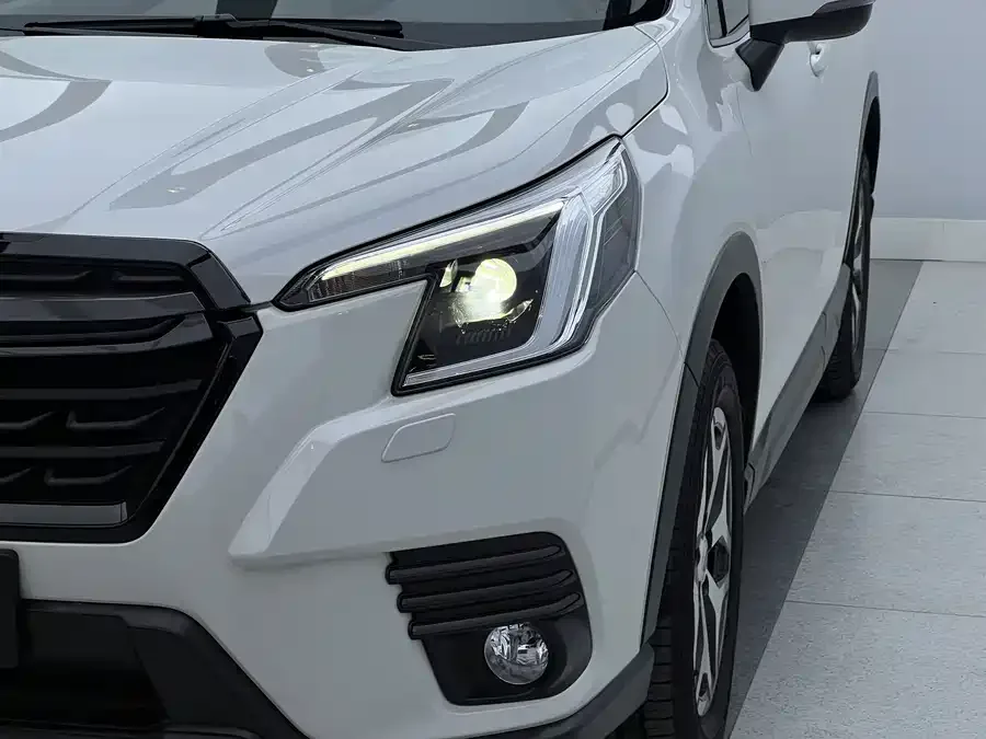 Subaru Forester 2022 Forester 2.0i AWD Luxury Edition 2022 — миниатюра 2