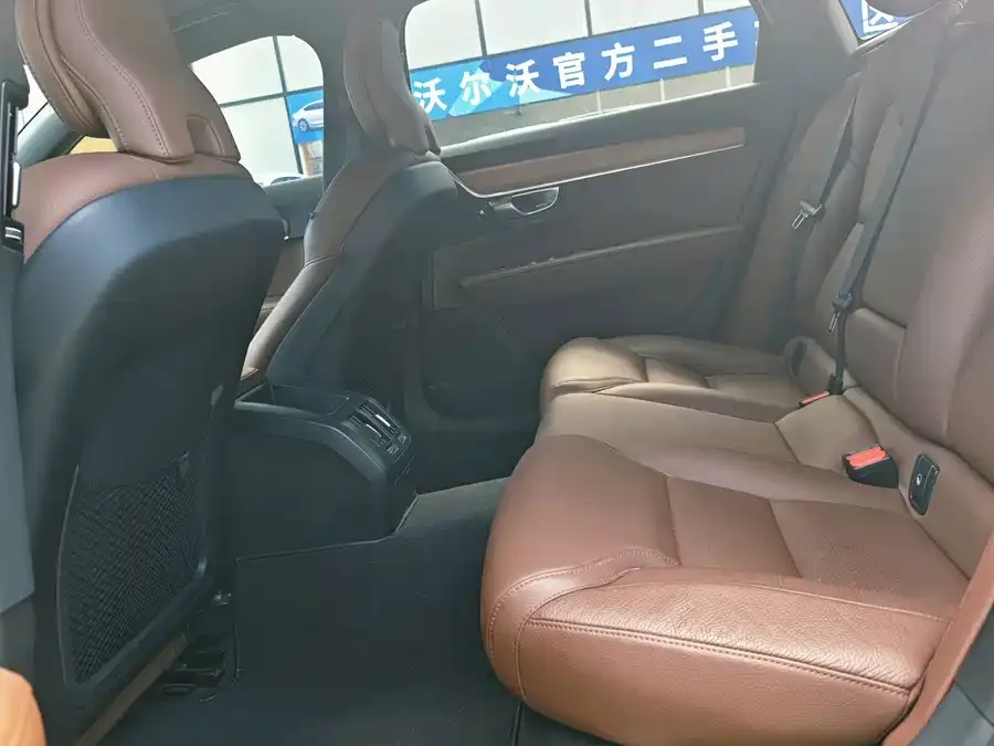 Volvo S90 2024 B5 Luxury Edition 2024 — миниатюра 2