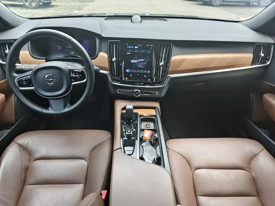 Volvo S90 2024 B5 Luxury Edition 2024 — миниатюра 4