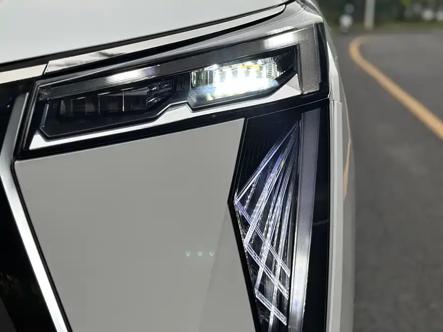 GAC Trumpchi E9 Trumpchi E9 2023 E9 Grandmaster 2023 — миниатюра 4