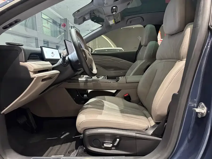 Geely Galaxy Star 8 Galaxy Star 8 2025 130km EM-i Premium Edition 2025 — миниатюра 2