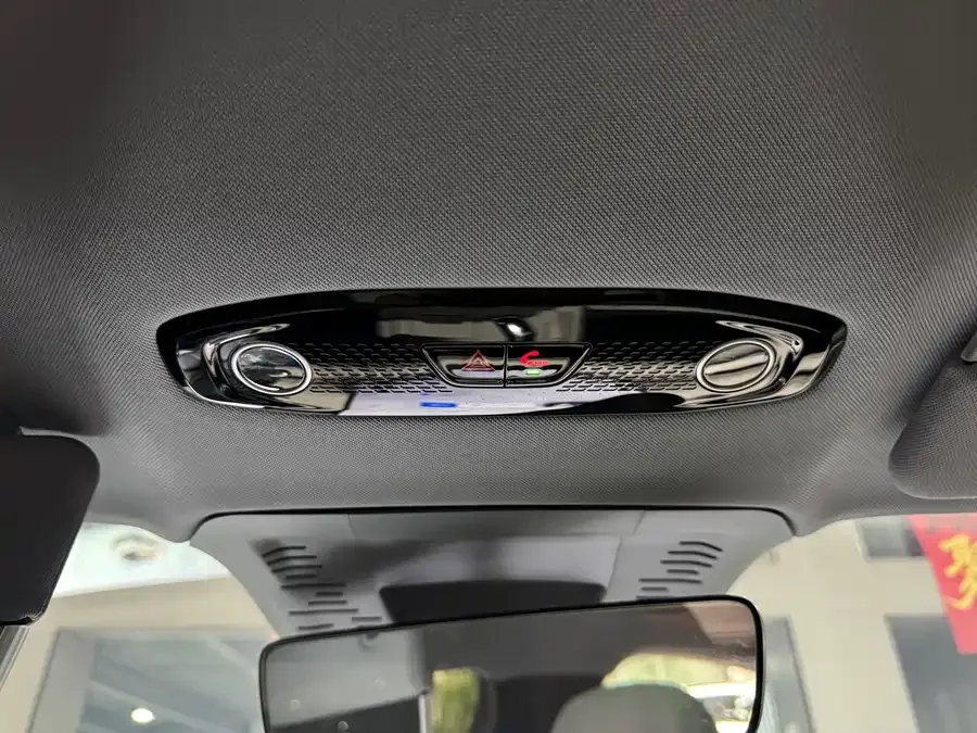 Geely Galaxy Star 8 Galaxy Star 8 2025 130km EM-i Premium Edition 2025 — миниатюра 5