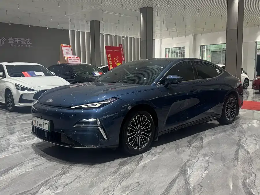 Geely Galaxy Star 8 Galaxy Star 8 2025 130km EM-i Premium Edition 2025 — фото 1, купить с доставкой в Москву