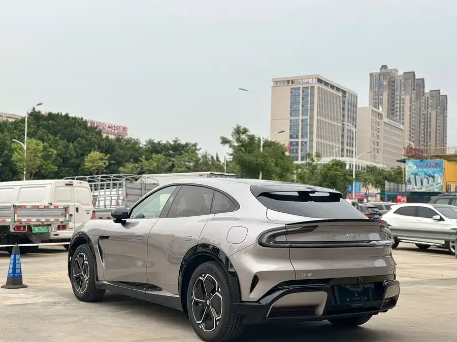Xiaomi YU7 Xiaomi YU7 2025 Ultra-Long-Range 4WD Pro Edition 2025 — миниатюра 4