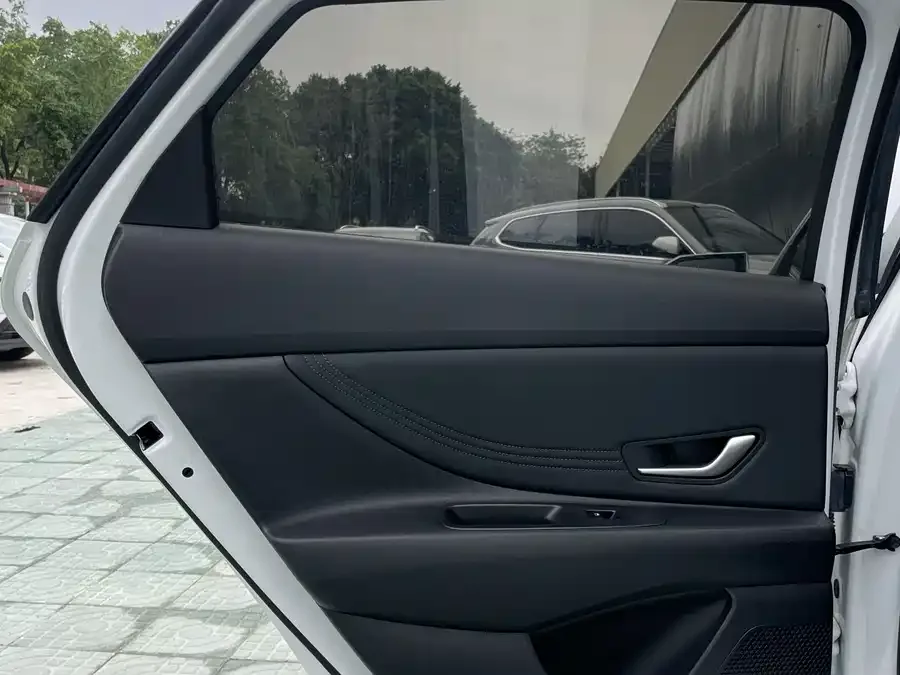 Hyundai Elantra Elantra 2022 1.5L CVT GLX Elite Edition 2023 — миниатюра 5