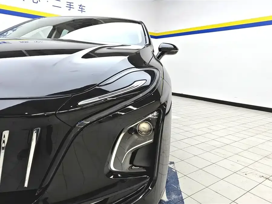 Hongqi E-QM5 Hongqi E-QM5 2021 Charging Qiyue Edition 2023 — миниатюра 2