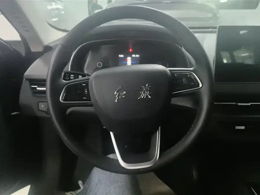 Hongqi E-QM5 Hongqi E-QM5 2023 Basic Travel Edition 2023 — миниатюра 4