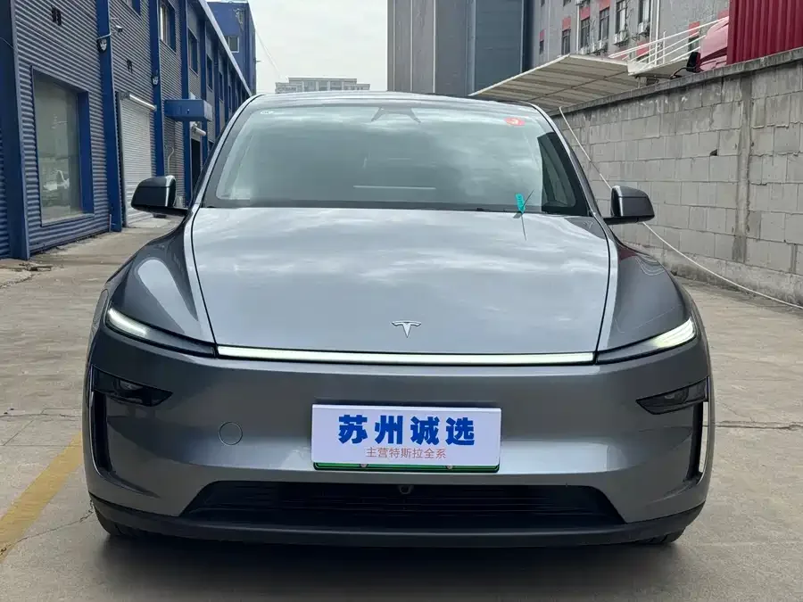 Tesla Model Y Model Y 2025 rear-wheel drive first edition 2025 — фото 1, купить с доставкой в Москву