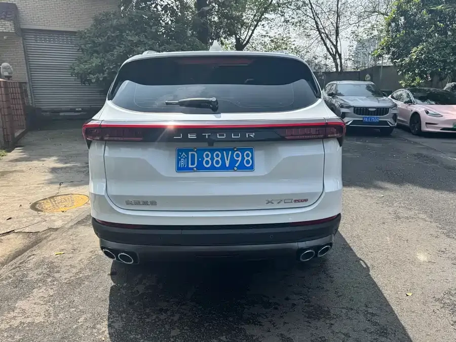 Jetour X70 PLUS JETOUR X70 PLUS 2024 Champion Edition 1.5T DCT Champion PRO 7 Seaters 2024 — миниатюра 3