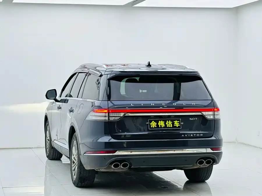 Lincoln Aviator Aviator 2022 3.0T V6 4WD Premium Edition 2022 — миниатюра 2