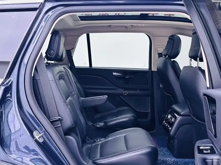 Lincoln Aviator Aviator 2022 3.0T V6 4WD Premium Edition 2022 — миниатюра 3