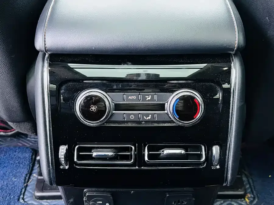 Lincoln Aviator Aviator 2022 3.0T V6 4WD Premium Edition 2022 — миниатюра 4