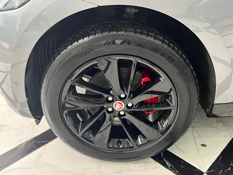 Jaguar F-Pace 2023 P250 R-Dynamic BLACK 2023 — миниатюра 4