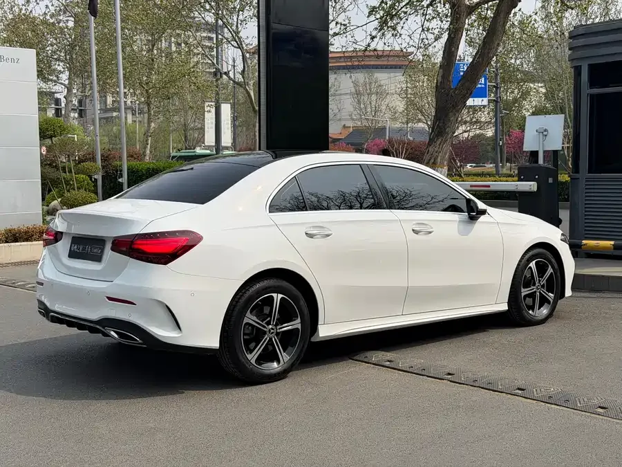 Mercedes-Benz Class A Mercedes-Benz A-Class 2023 A 200 L Fashion Edition 2023 — миниатюра 3