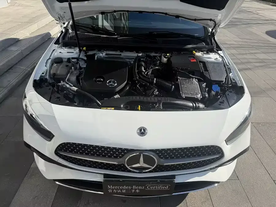 Mercedes-Benz Class A Mercedes-Benz A-Class 2023 A 200 L Fashion Edition 2023 — миниатюра 2