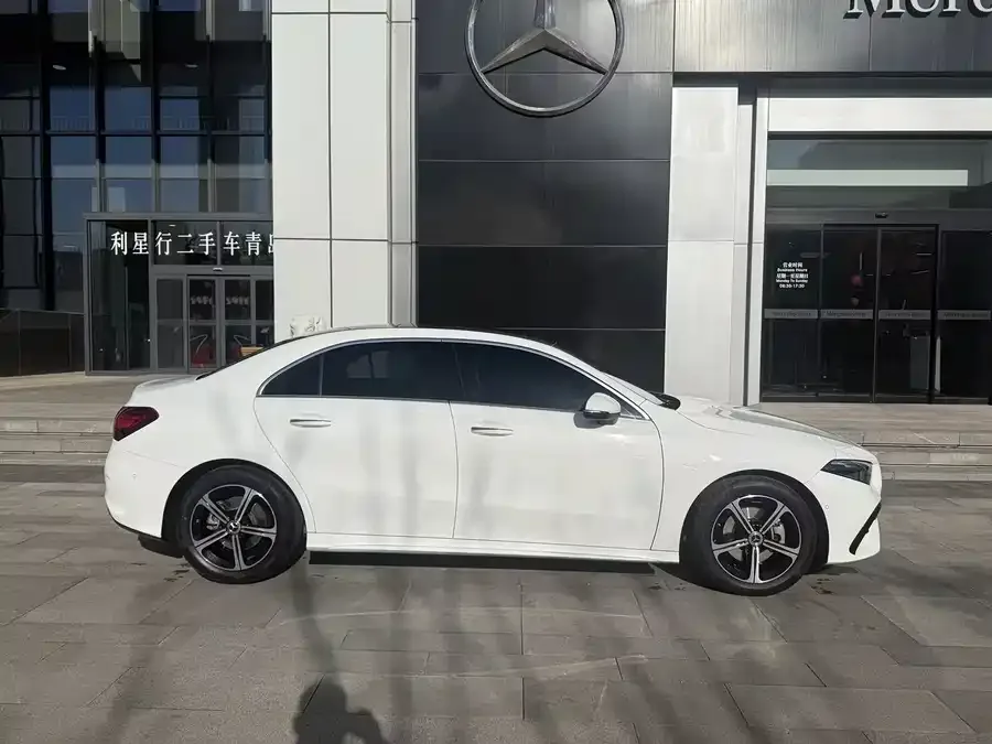 Mercedes-Benz Class A Mercedes-Benz A-Class 2023 A 200 L Fashion Edition 2023 — миниатюра 3