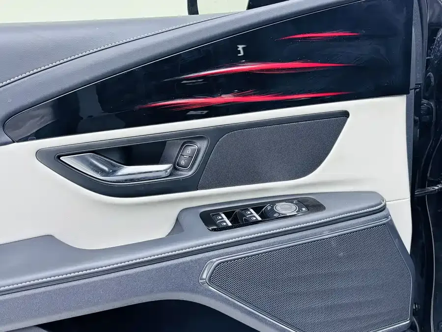 Lincoln Navigator Navigator 2023 2.0T 4WD Premium Edition 2024 — миниатюра 3