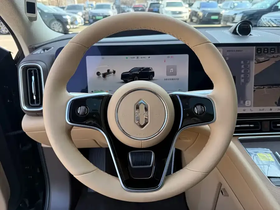AITO M9 Wenjie M9 2025 Extended Range Ultra Edition 52kWh 6-Seat Version (192-line LiDAR) 2025 — миниатюра 3