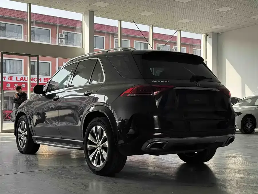 Mercedes-Benz GLE Mercedes-Benz GLE 2023 GLE 350 4MATIC Dynamic 2023 — миниатюра 3