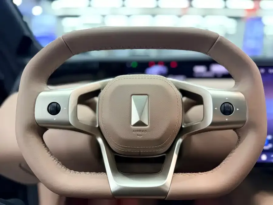 Avatr 12 Avita 12 2026 Ultra All-Electric 4WD 2025 — миниатюра 4