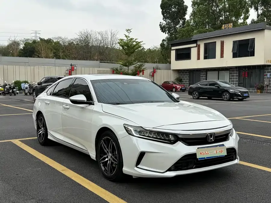Honda Inspire 2022 Insignia 260TURBO Fine Edition 2022 — миниатюра 3