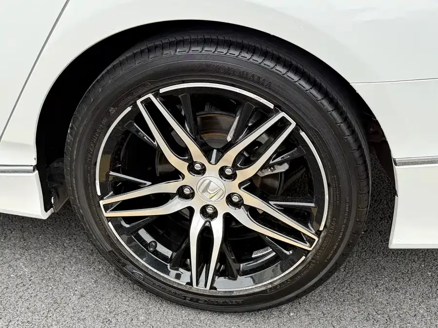 Honda Inspire 2022 Insignia 260TURBO Fine Edition 2022 — миниатюра 4
