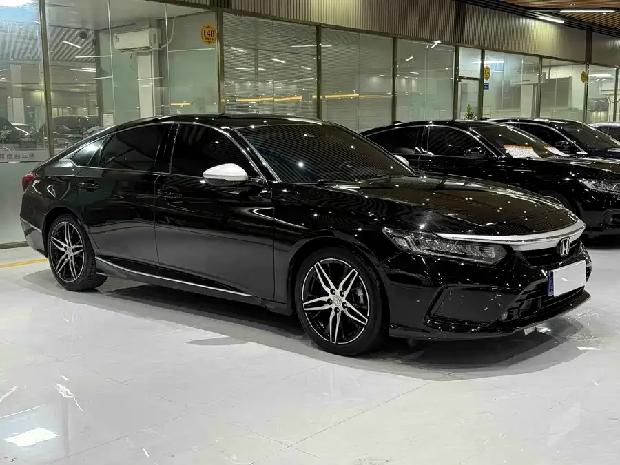 Honda Inspire 2022 Insignia 260TURBO Fine Edition 2023 — миниатюра 3