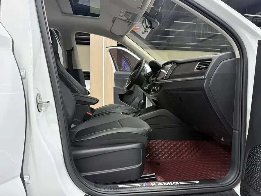 Skoda Kamiq 2023 Kamiq facelift 1.5L automatic comfort version 2023 — миниатюра 4