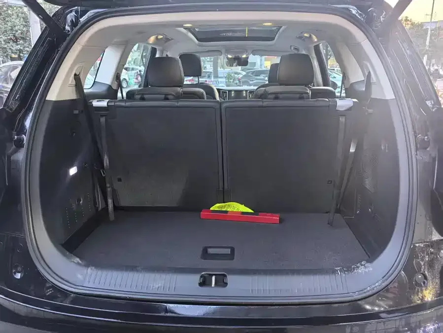 Hongqi HS7 PHEV Hongqi HS7 PHEV 2024 2.0T PHEV 4WD Flagship Chang Edition 6 Seaters 2024 — миниатюра 4