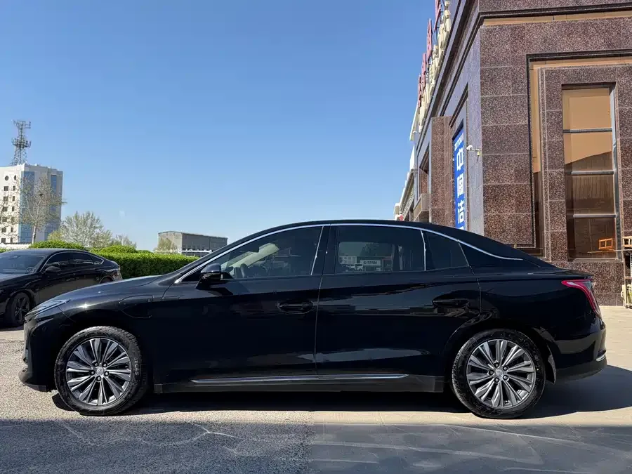 Hongqi E-QM5 Hongqi E-QM5 2024 450km Travel Edition 2024 — миниатюра 2