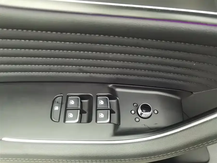 Hongqi HS5 Hongqi HS5 2023 2.0T Flagship Pro Edition 2023 — миниатюра 3